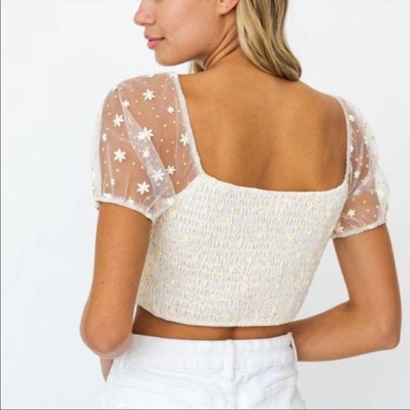 Le Lis Daisy Crop Top Size Medium - Picture 3 of 10